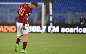 AS Roma's Francesco Totti reacts during the Italian Serie A soccer match between AS Roma and Carpi at the Olimpico stadium in Rome, Italy, 26 September 2015.   ANSA/ETTORE FERRARI